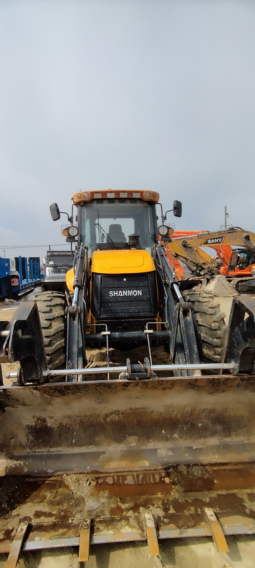 SHANMON 388 Экскаватор-погрузчик — Благовещенск