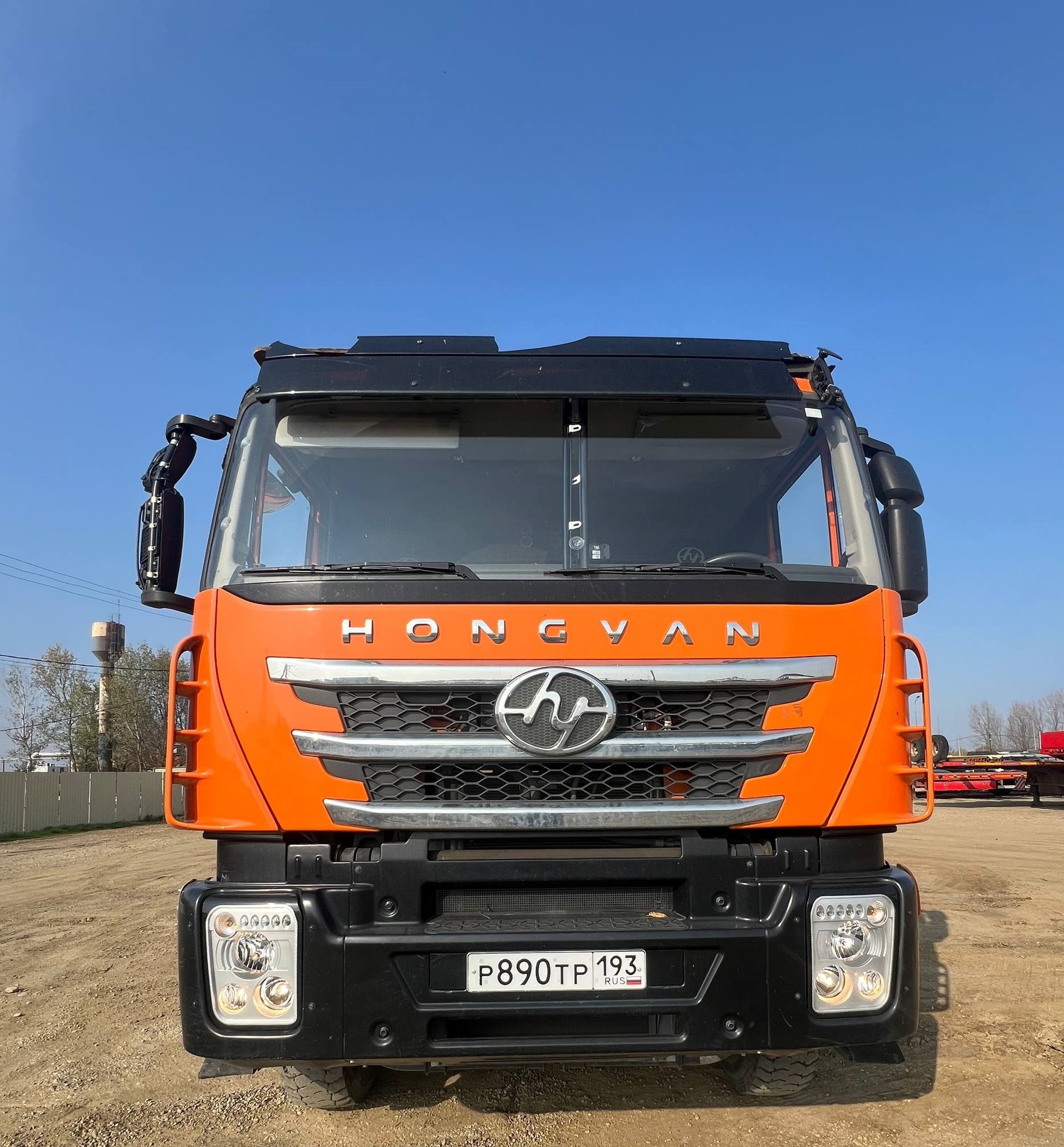 HONGYAN 6x4 Бортовой с КМУ 3370AE — Краснодар