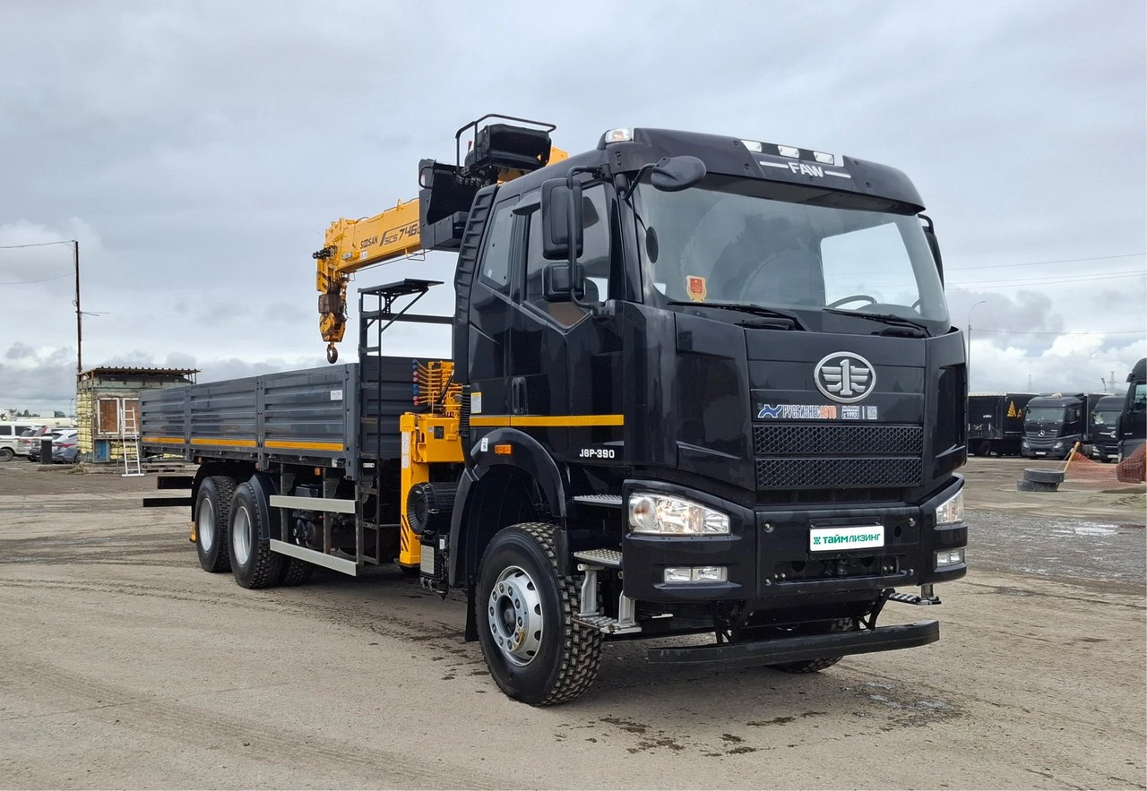 Грузовой бортовой с манипулятором FAW 3250, 6х4 — Новосибирск