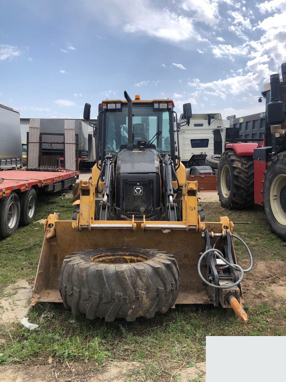 XCMG Экскаватор-погрузчик XC8-S2570 — Ростов-на-Дону