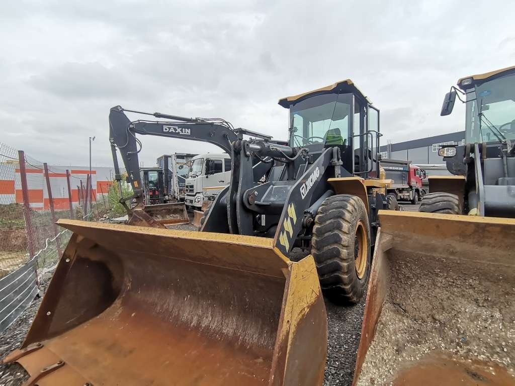 XCMG LW330 Фронтальный погрузчик — Домодедово улица зорин лес 36 строение 2