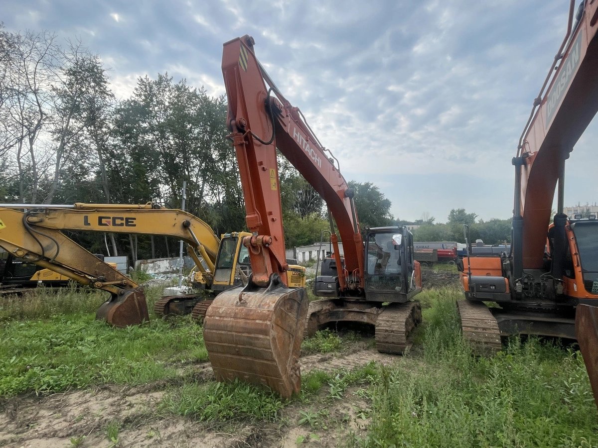 HITACHI ZX200-5A — Казань