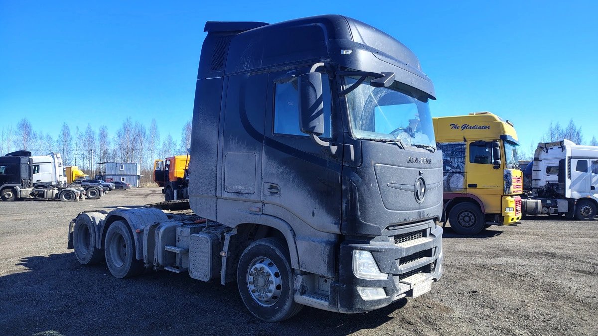 DONGFENG DFH4180 — Санкт-Петербург