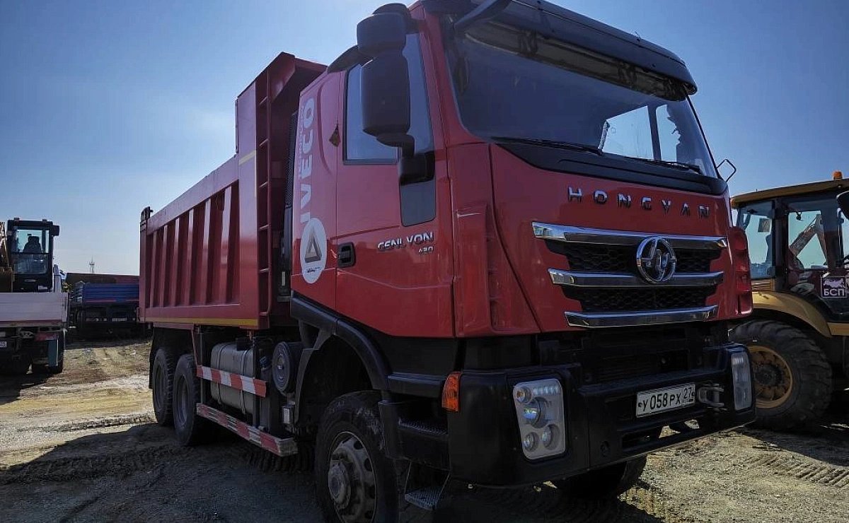 HONGYAN C500 — Владивосток