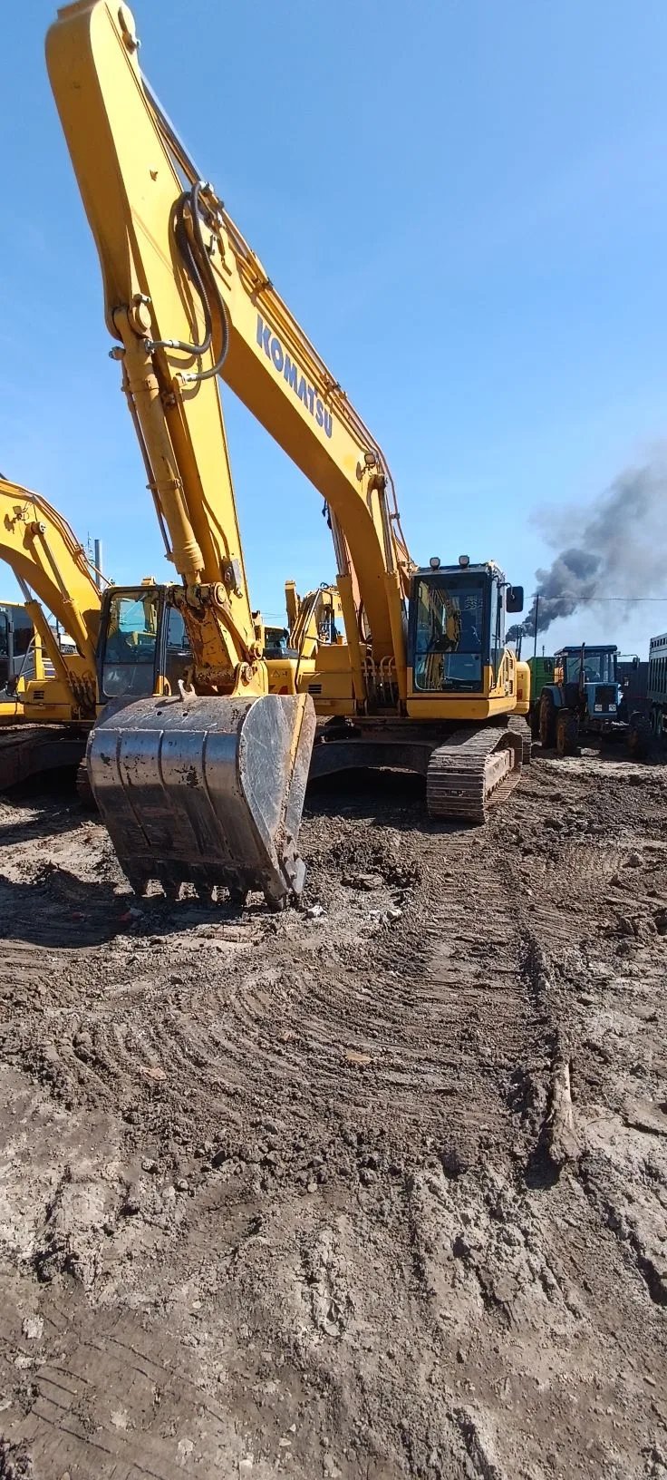 KOMATSU PC 220 Экскаватор — Ванюки