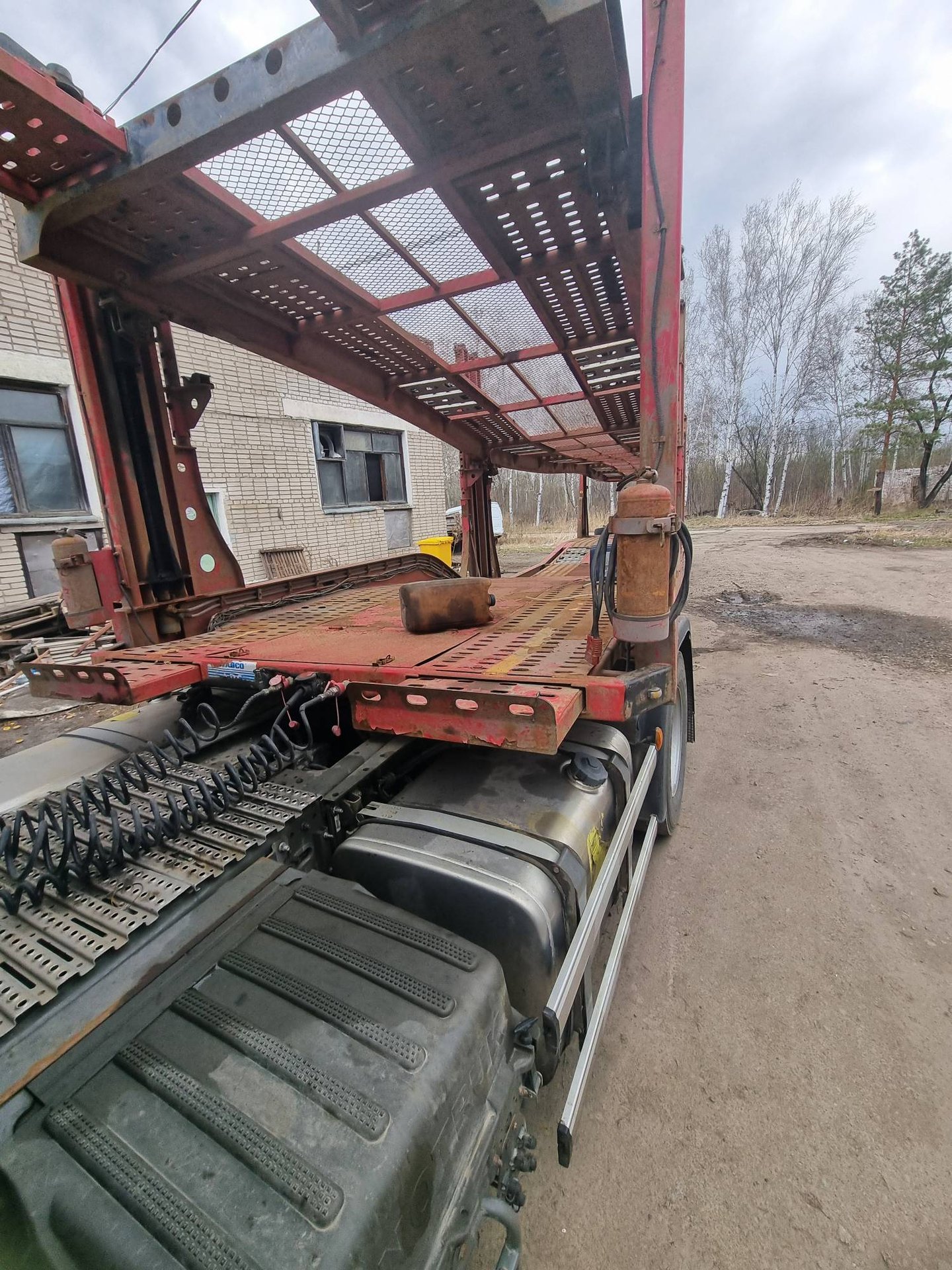 LUXUDA Полуприцеп автовоз LZC9407BG — Хабаровск