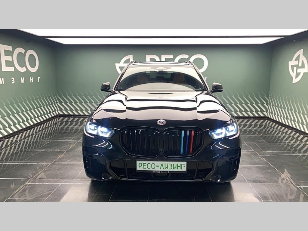 BMW X5 M50i — Москва