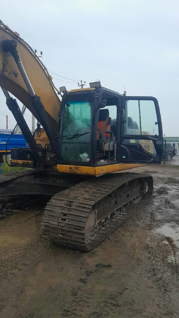 Caterpillar 330D2L — Артем