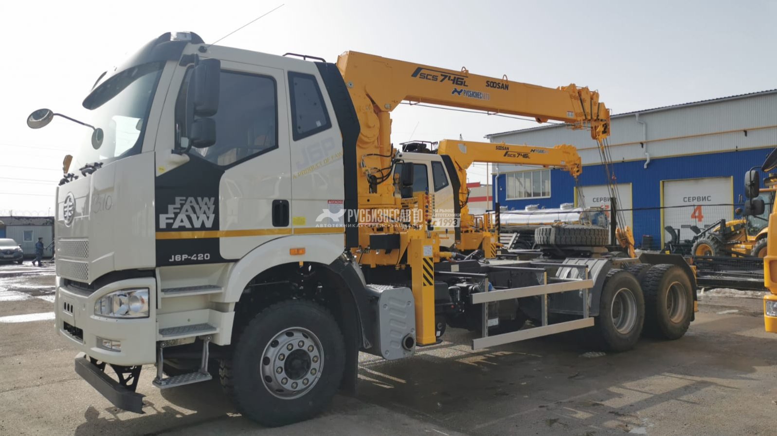 КМУ Тягач FAW 3250 (6x4, Евро-5) + SOOSAN SCS746L верх.упр. СПМ — новая техника в лизинг
