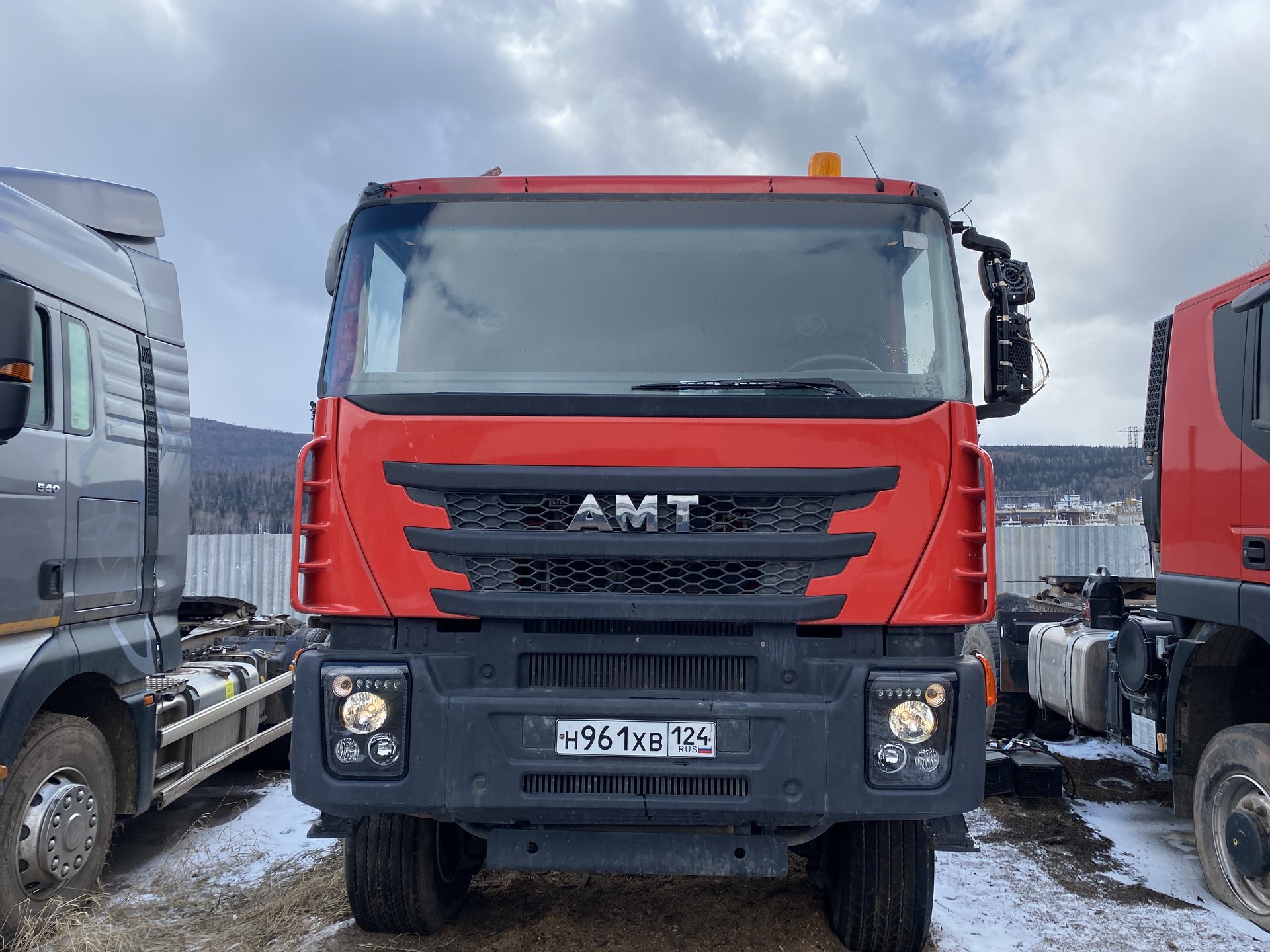 AMT N.V. 6x6 Седельный тягач с КМУ 632910 — Усть-Кут