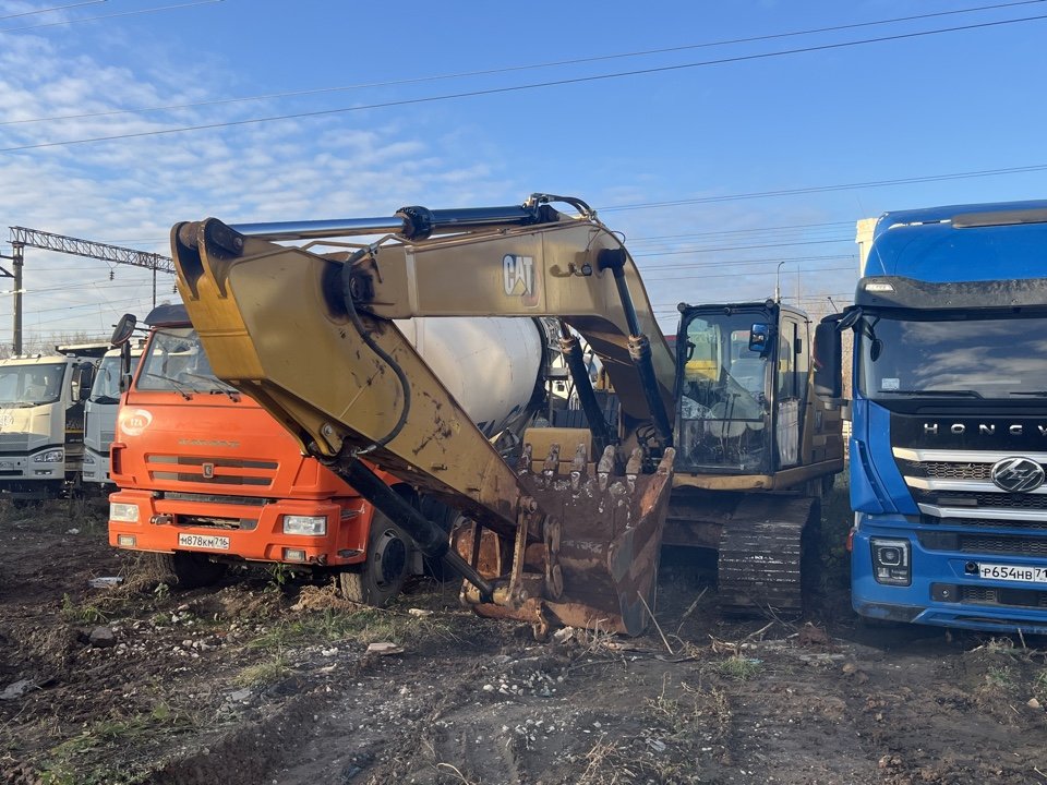 Экскаватор Caterpillar 330 GC — Казань