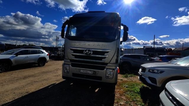 Седельный тягач HONGYAN CQ4186HV52 — Казань