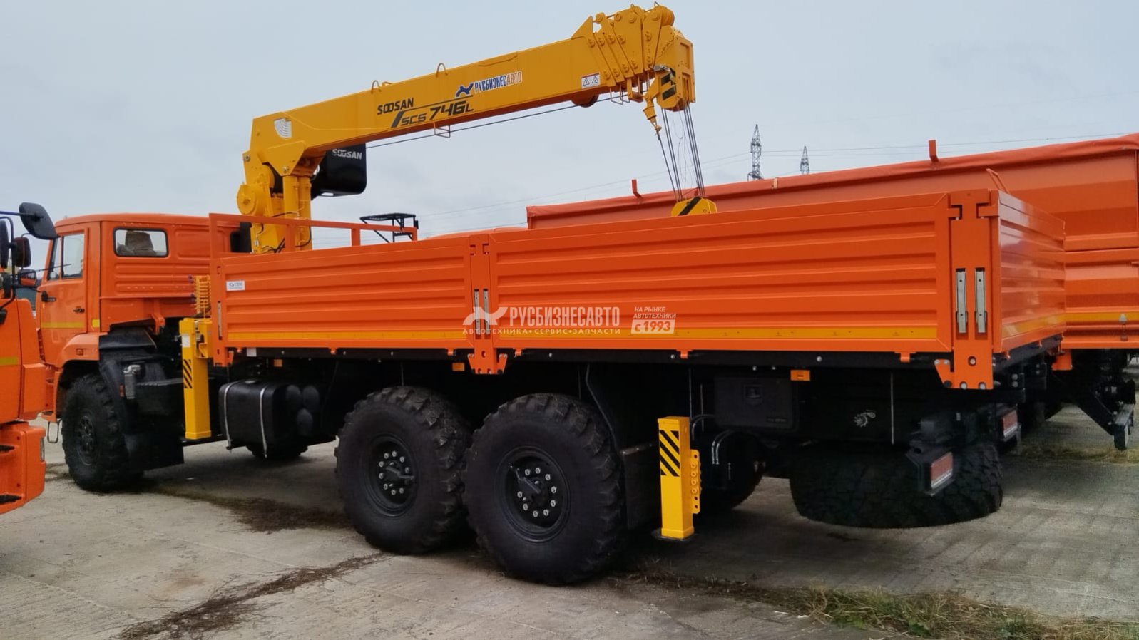 КМУ КАМАЗ 43118-3011-48 (Евро-5, без спалки) + SOOSAN SCS746L верх.упр.+борт сталь 6.2м. — новая техника в лизинг
