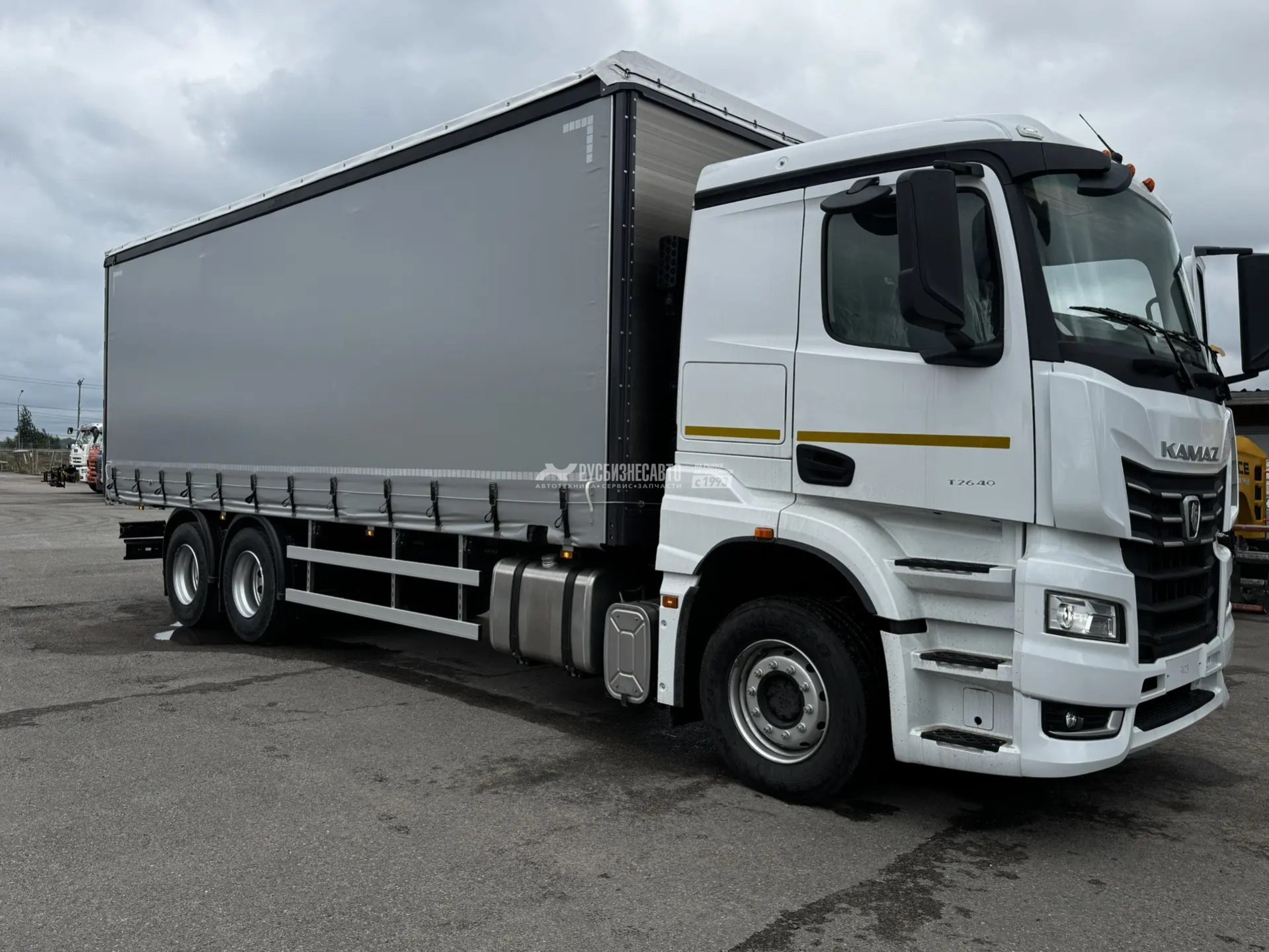КАМАЗ 780621-001-49 на шасси КАМАЗ 65658-1764-49 шторно-бортовой — новая техника в лизинг