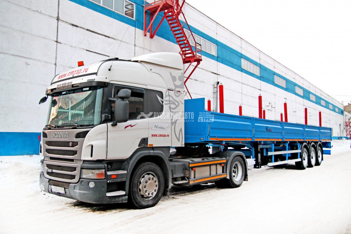 ЧМЗАП 99064-031-П34-01 П/п бортовой, ССУ1300, 3-осн, 13,5м борт, коники, фитинги 2х20, 1х30, 1х40 — новая техника в лизинг