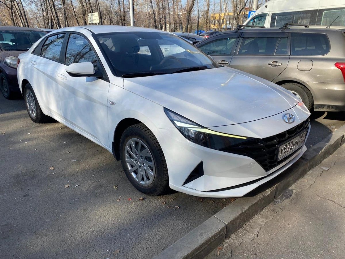 HYUNDAI Elantra — Красноярск
