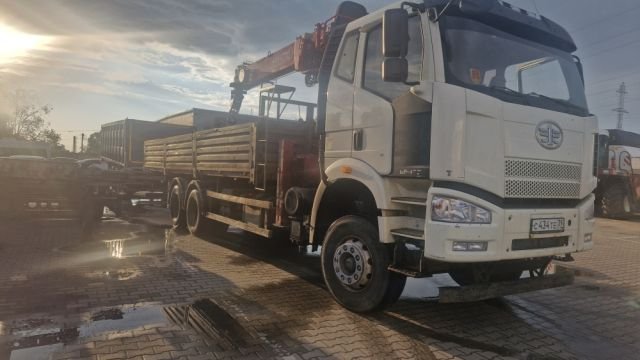 Специальный, грузовой бортовой оснащенный КМУ — Калининград