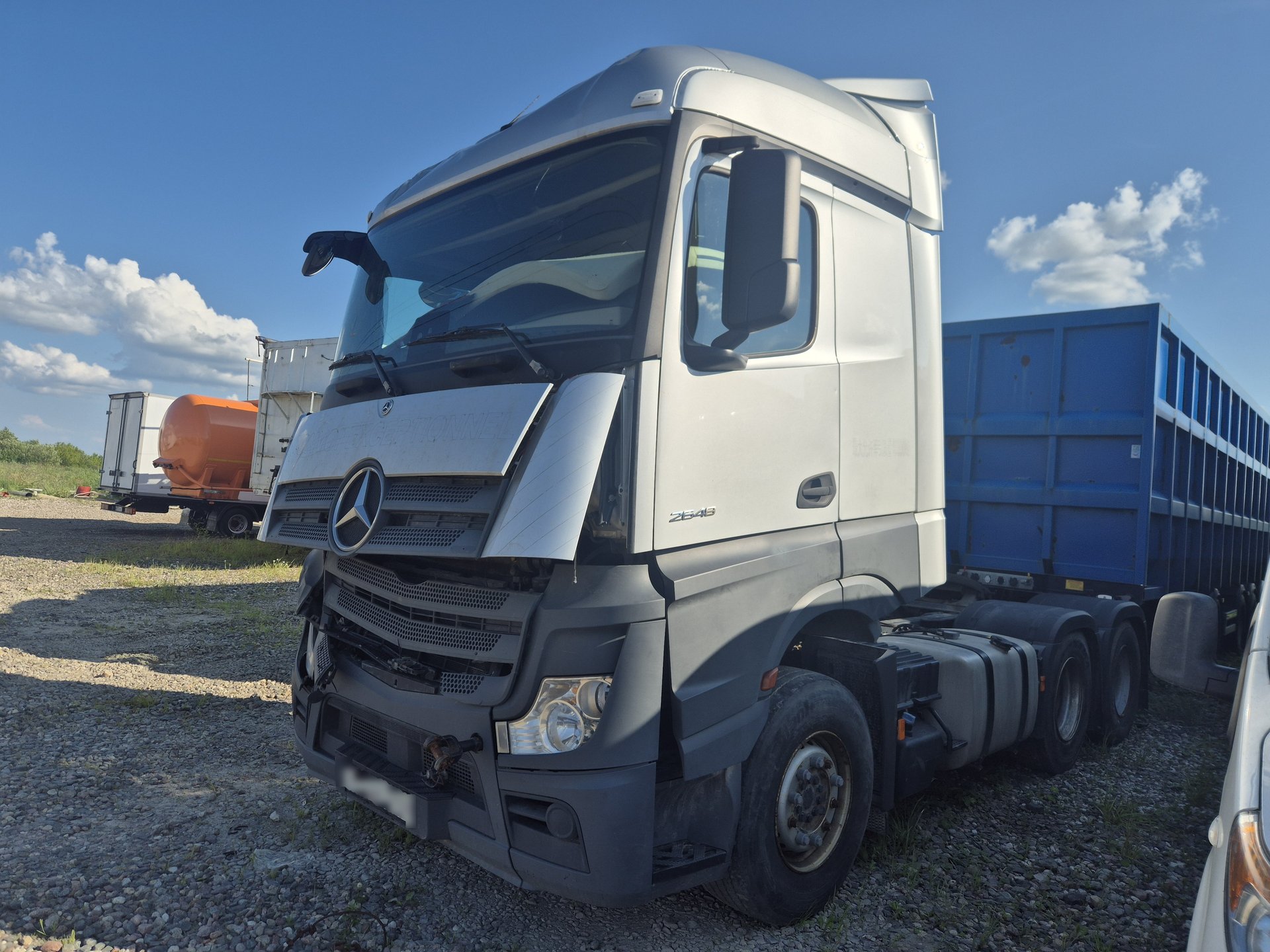 MERCEDES-BENZ Actros 6x4 Седельный тягач — Бегоулево