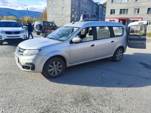 Автомобиль LADA LARGUS — Мурманск