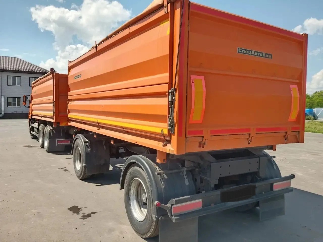 Спецавтокам 8531 Прицеп самосвал — Соколье