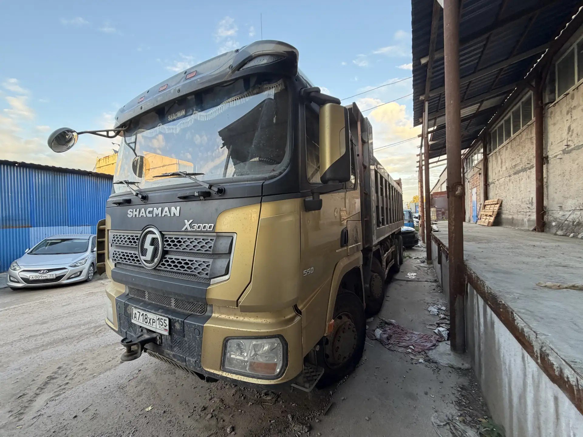 Shacman (Shaanxi) SX* 8x4 Самосвал — Омск