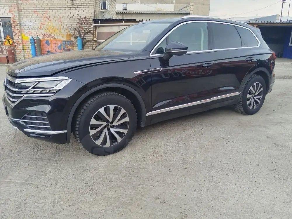 Volkswagen Touareg — Барнаул