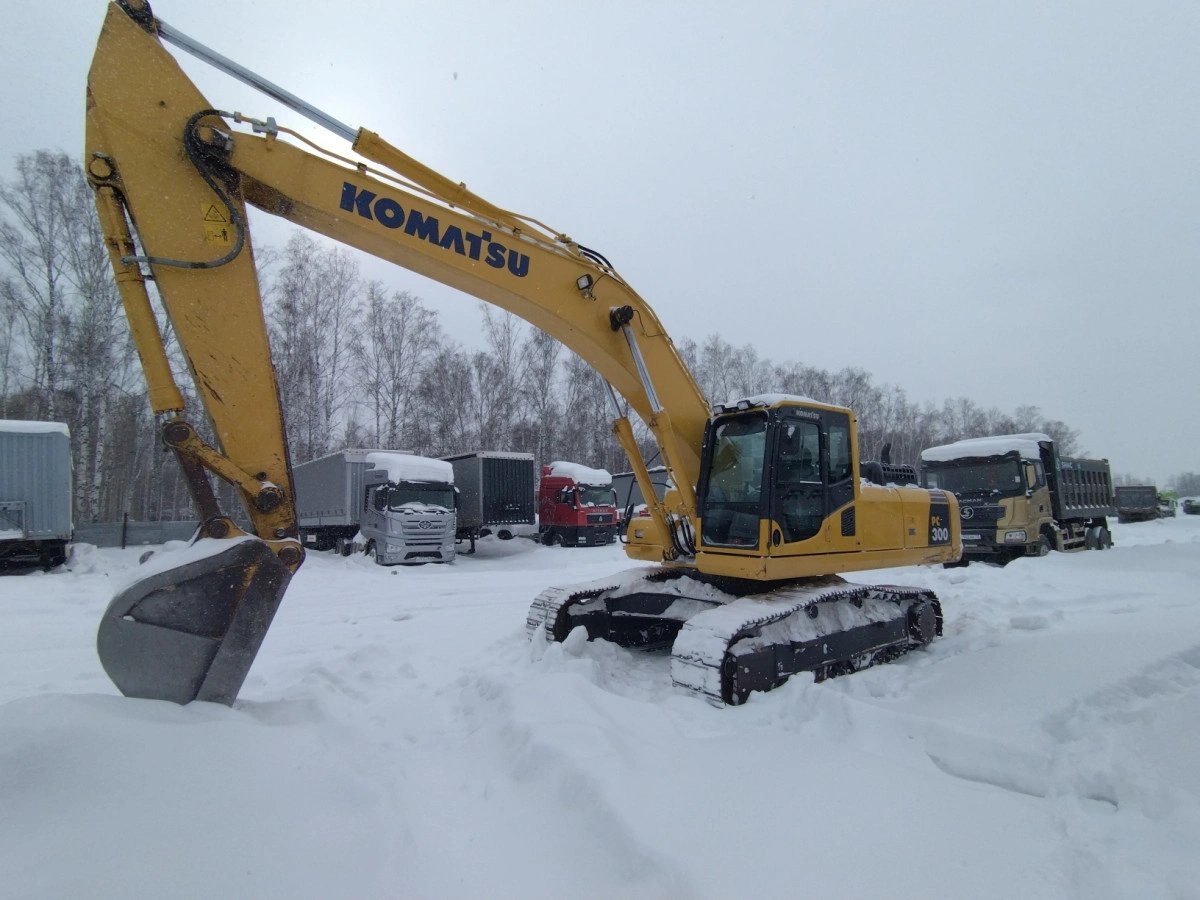 KOMATSU PC300-8M0 — Тюмень